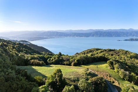 Photo of property in 221 Glanmire Road, Newlands, Wellington, 6037