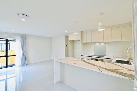 Photo of property in 80 Reeves Road, Pakuranga Heights, Auckland, 2010