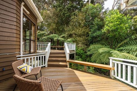 Photo of property in 15 Trelawny Place, Hillcrest, Auckland, 0627