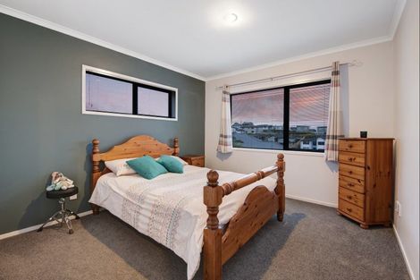 Photo of property in 30 Bayview Park Lane, Orewa, 0931