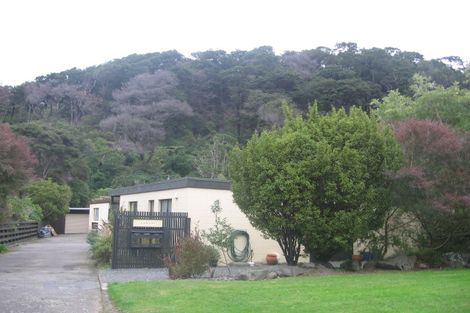 Photo of property in 3/63 Cheviot Road, Lowry Bay, Lower Hutt, 5013