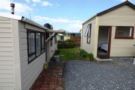 Photo of property in 5 Rimu Street, Kaka Point, Balclutha, 9271