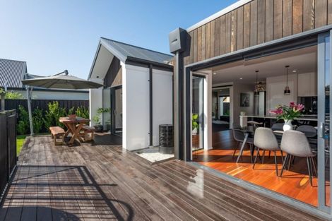 Photo of property in 41 Waterstock Way, Parklands, Christchurch, 8083