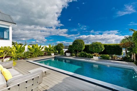 Photo of property in 63 Tiri Road, Manly, Whangaparaoa, 0930