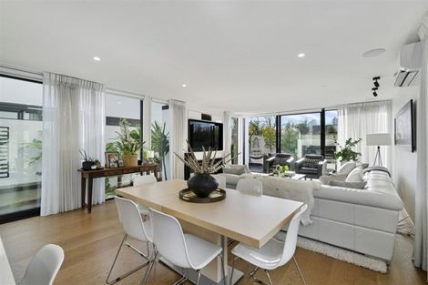 Photo of property in 54 Gracefield Avenue, Christchurch Central, Christchurch, 8013