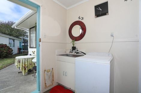 Photo of property in 17 Alexandra Street, Marton, 4710