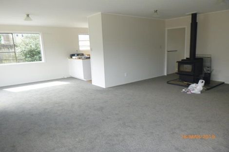 Photo of property in 8 St Catherine Crescent, West Harbour, Auckland, 0618