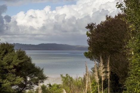 Photo of property in 74 Omana Avenue, Shelly Beach, Helensville, 0874