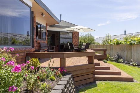 Photo of property in 25 Kinder Street, Acacia Bay, Taupo, 3330