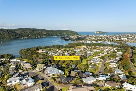 Photo of property in 127 Bruce Wallace Place, Whangamata, 3620