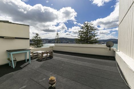 Photo of property in Coburn House, 246 Oriental Parade, Oriental Bay, Wellington, 6011