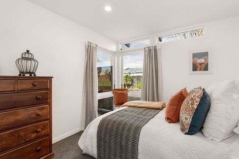 Photo of property in 9 Burrows Place, Ilam, Christchurch, 8041