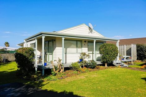 Photo of property in 11 Bermuda Place, One Tree Point, 0118