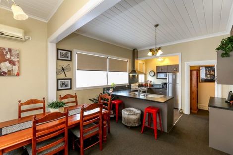 Photo of property in 21 Harriet Place, Whalers Gate, New Plymouth, 4310