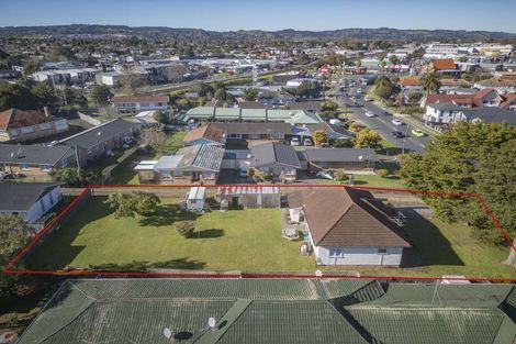 Photo of property in 56 Great South Road, Papakura, 2110