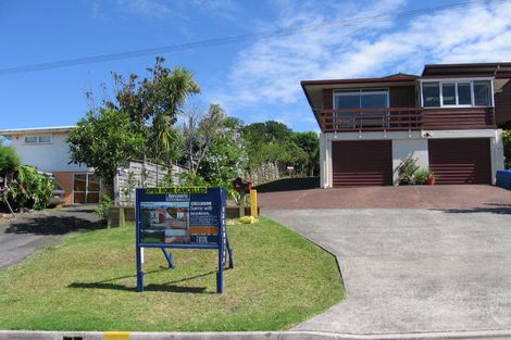 Photo of property in 2/6 Tipau Street, Torbay, Auckland, 0630