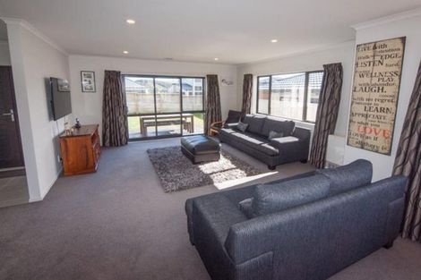 Photo of property in 212 Mark Avenue, Grenada Village, Wellington, 6037