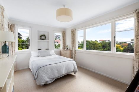 Photo of property in 63 Napier Terrace, Hospital Hill, Napier, 4110