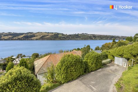 Photo of property in 32 Adderley Terrace, Ravensbourne, Dunedin, 9022