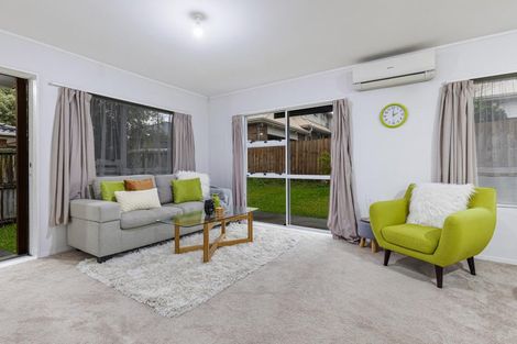 Photo of property in 2/5 Newington Road, Henderson, Auckland, 0612