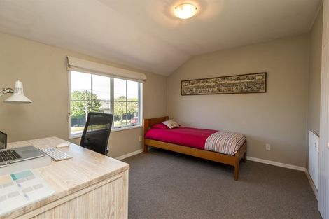 Photo of property in 39 Crofton Road, Harewood, Christchurch, 8051
