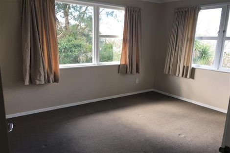 Photo of property in 76 Fitzwater Place, Henderson, Auckland, 0612