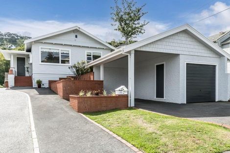 Photo of property in 15 Omar Street, Khandallah, Wellington, 6035