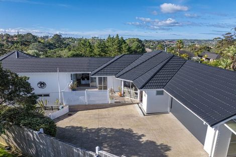 Photo of property in 1/4 Roberts Road, Matakatia, Whangaparaoa, 0930