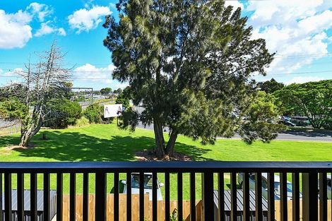 Photo of property in 11/90 Swaffield Road, Papatoetoe, Auckland, 2025
