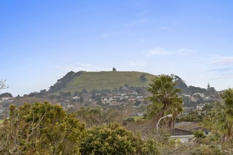 Photo of property in 10 Andrea Place, Sunnyhills, Auckland, 2010