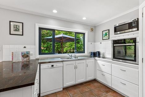 Photo of property in 4a Pounamu Avenue, Greenhithe, Auckland, 0632