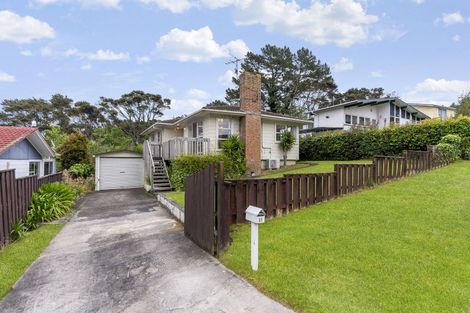 Photo of property in 51 Easton Park Parade, Glenfield, Auckland, 0629
