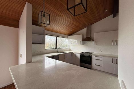 Photo of property in 27 Rembrandt Avenue, Tawa, Wellington, 5028