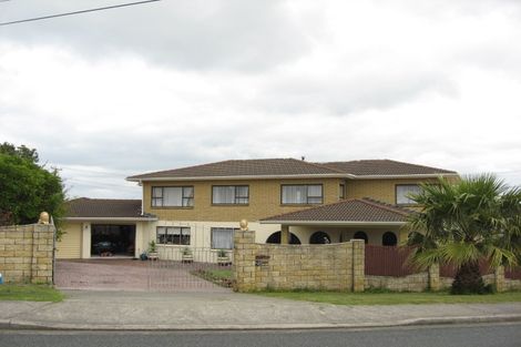 Photo of property in 1403 Whangaparaoa Road, Army Bay, Whangaparaoa, 0930