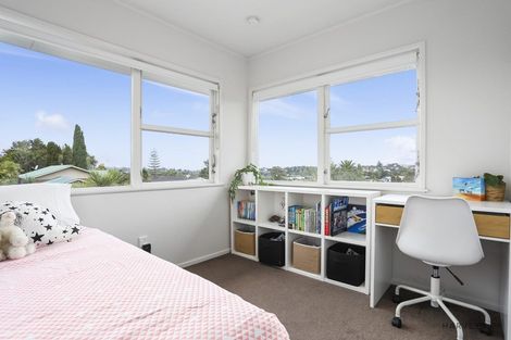 Photo of property in 18 Hilling Street, Titirangi, Auckland, 0604