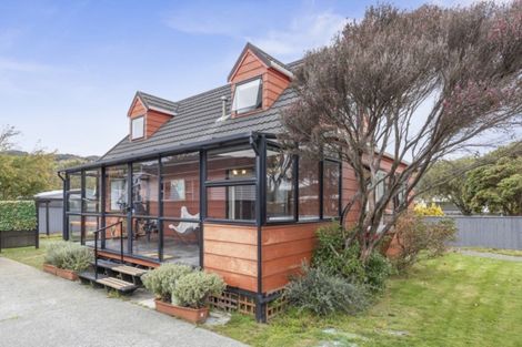 Photo of property in 37a Bledisloe Crescent, Wainuiomata, Lower Hutt, 5014