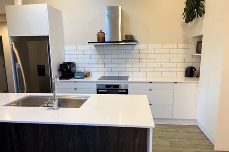 Photo of property in 427 Carrington Street, Upper Vogeltown, New Plymouth, 4310