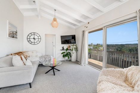 Photo of property in 12 Makiri Street, Helensville, 0800