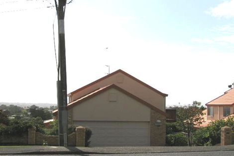 Photo of property in 122 Awaroa Road, Sunnyvale, Auckland, 0612