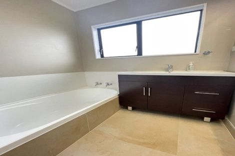 Photo of property in 7a Burt Road, Mount Wellington, Auckland, 1051