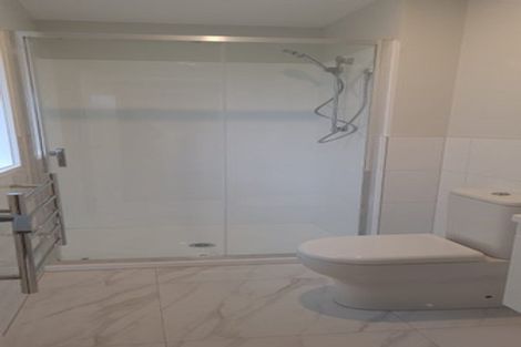 Photo of property in 43c Oreil Avenue, West Harbour, Auckland, 0618