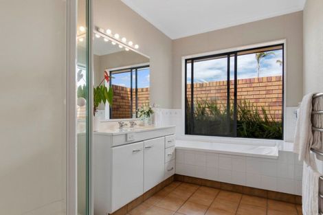 Photo of property in 16 Palm Beach Boulevard, Papamoa Beach, Papamoa, 3118