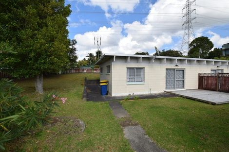 Photo of property in 1/21 Reynella Drive, Massey, Auckland, 0614