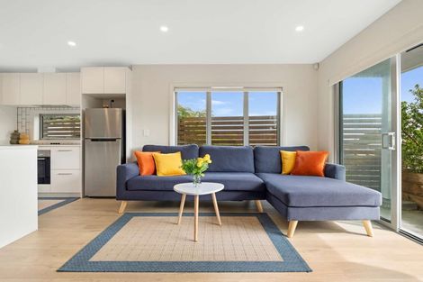 Photo of property in 116c Birkdale Road, Birkdale, Auckland, 0626