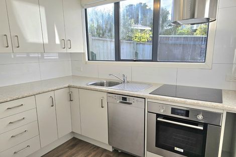 Photo of property in 4 Acacia Avenue, Maungaraki, Lower Hutt, 5010