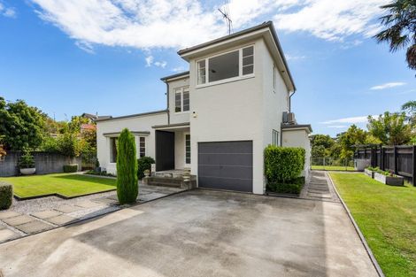 Photo of property in 63 Napier Terrace, Hospital Hill, Napier, 4110