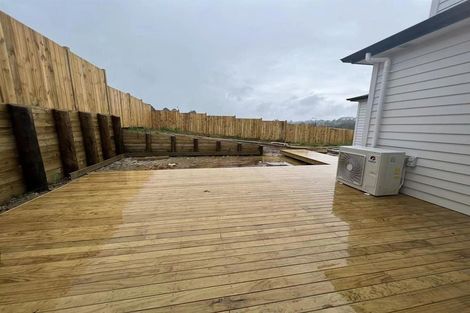 Photo of property in 16 Lumber Rise, Swanson, Auckland, 0614