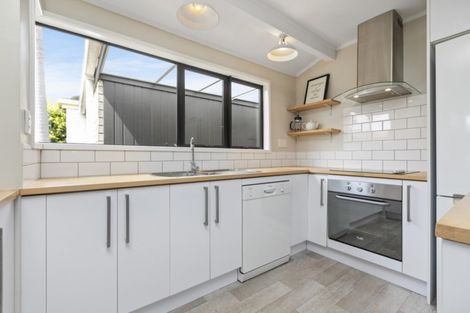 Photo of property in 9c Golf Road, Mount Maunganui, 3116