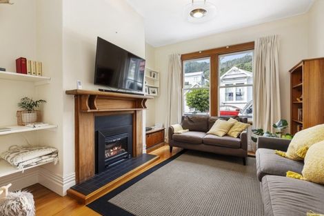 Photo of property in 8 Porritt Avenue, Mount Victoria, Wellington, 6011