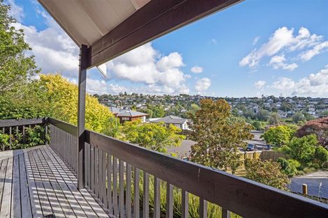 Photo of property in 2/10 Helicon Place, Totara Vale, Auckland, 0629